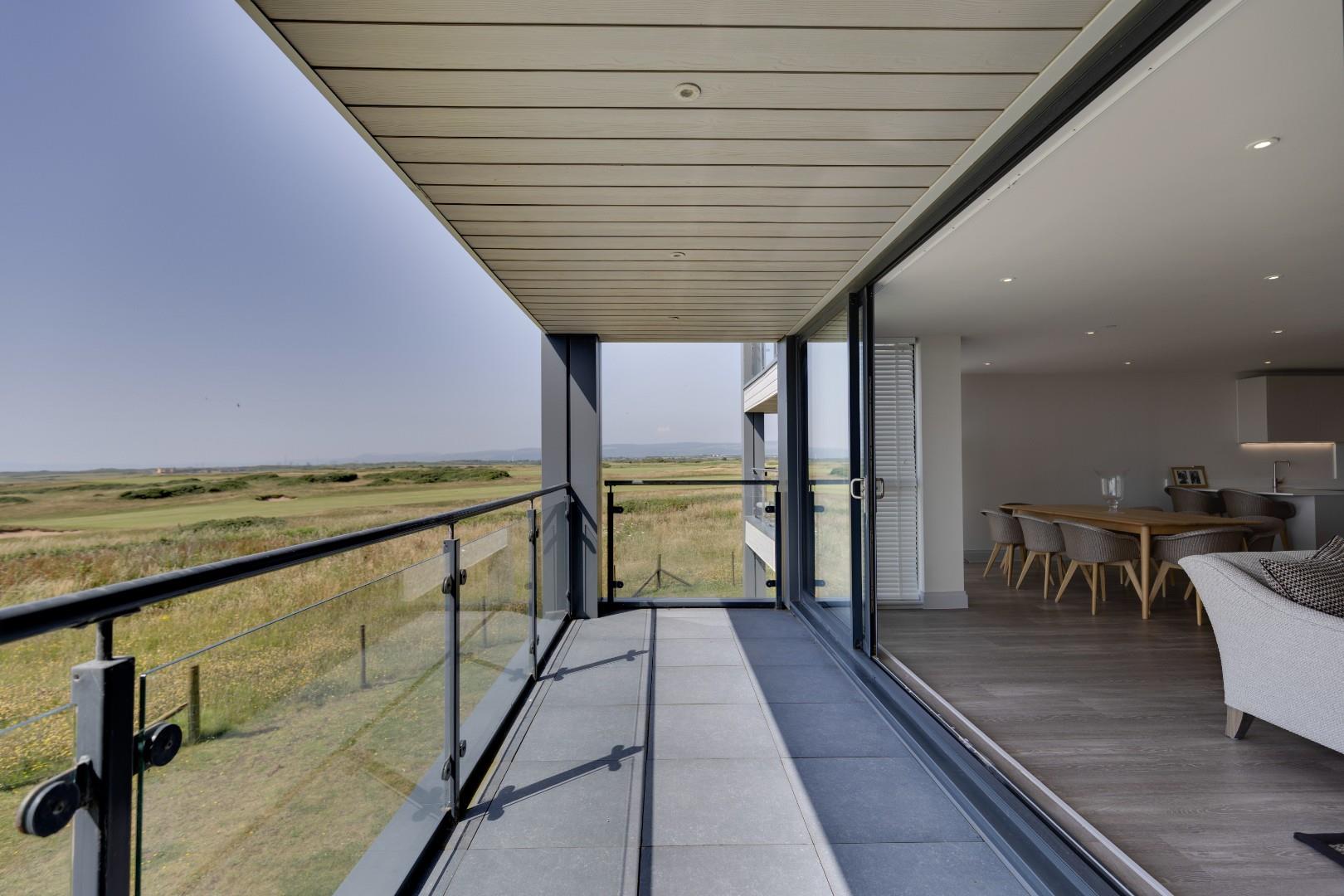 Rest Bay, Porthcawl, Bridgend County Borough, CF36 3UP